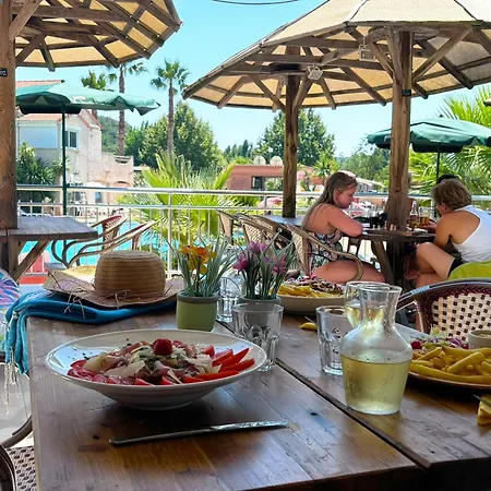 露营山谷天堂酒店 4* Saint-Raphaël