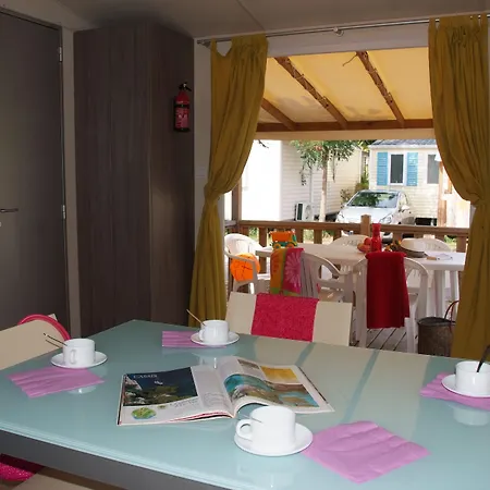 Vallee Du Paradis Kemping 4*