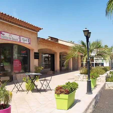 露营山谷天堂酒店 4* Saint-Raphaël