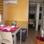 Vallee Du Paradis مكان تخييم 4*